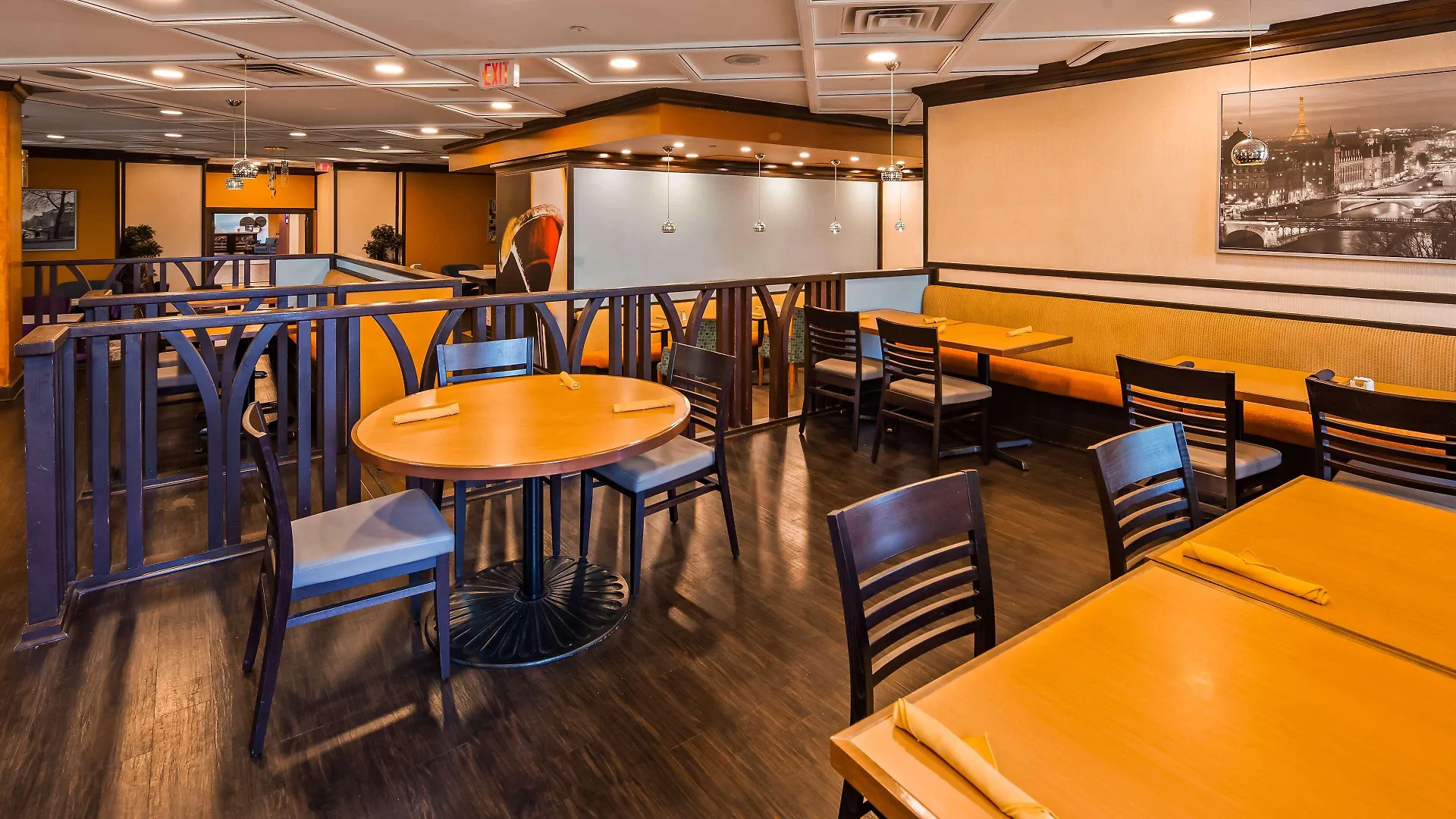 Best Western Premier Toronto Airport Carlingview Hotel 3*,  Canadá