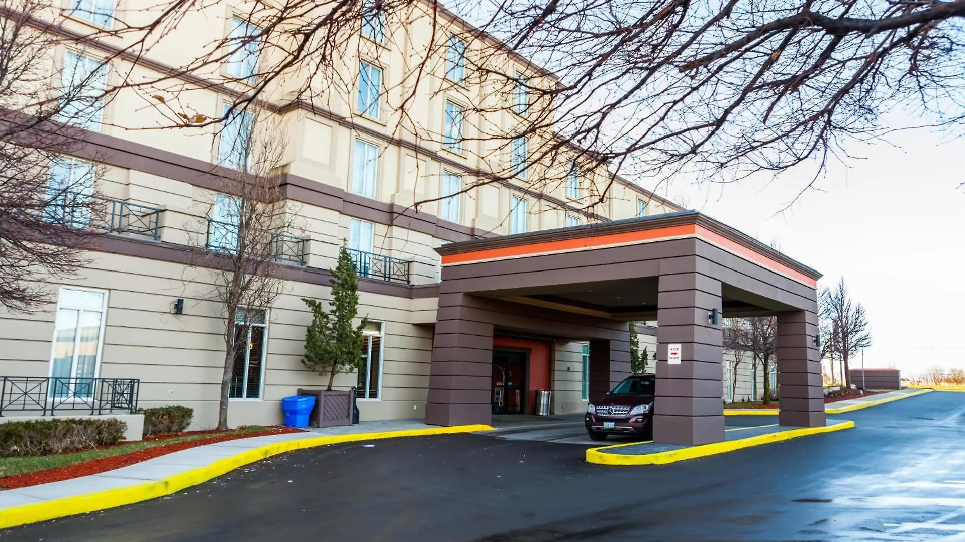 Best Western Premier Toronto Airport Carlingview Hotel 3*,  Canadá