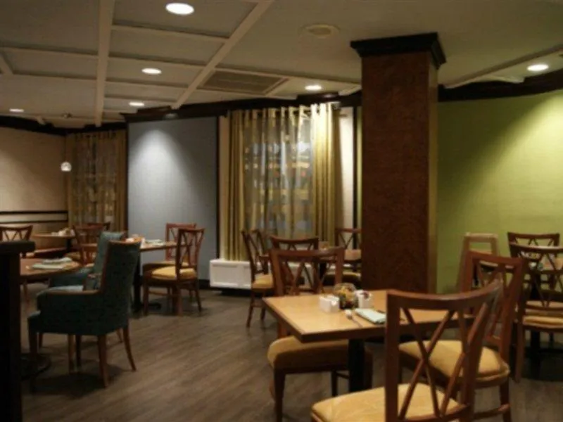 ***  Best Western Premier Toronto Airport Carlingview Hotel Canada