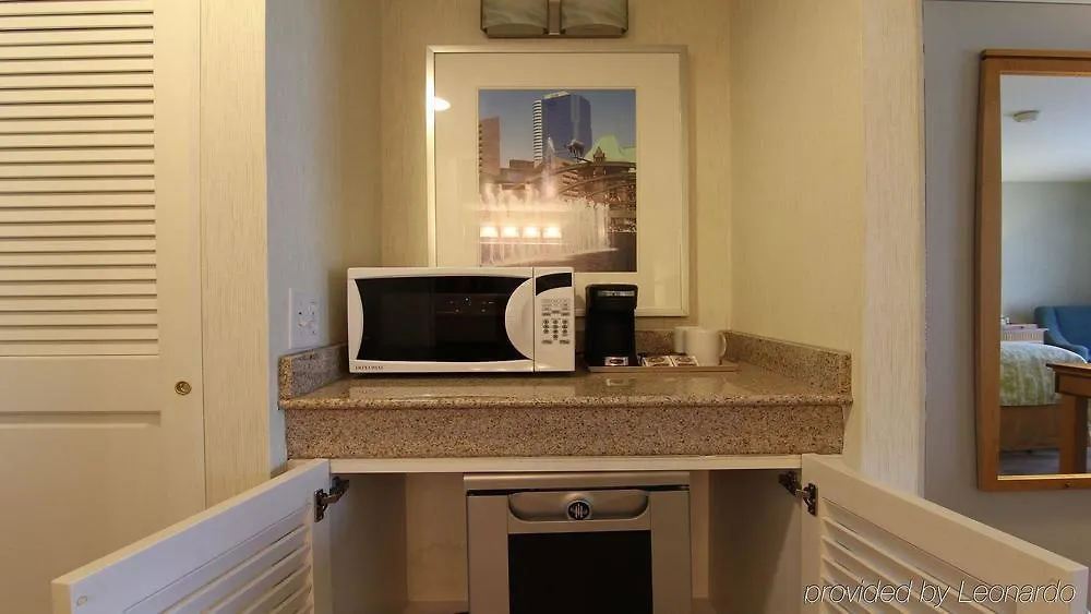 Best Western Premier Toronto Airport Carlingview Hotel